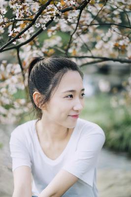 迪拜的女孩在线观看完整免费高清满天星